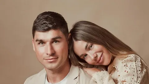 Родина Малиновського возз'єдналася в Туреччині: дружина футболіста показала відп