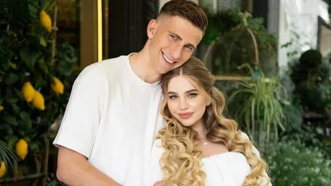 Дружина Забарного показала відпочинок в Іспанії: фото з купальником підкорили мережу