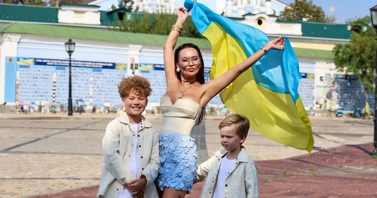 Анна Саліванчук показала подвійне свято молодшого сина: день народження і перший дзвоник