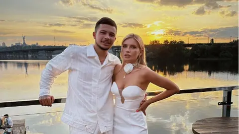Дружина Волошина відзначила День Незалежності біля Ейфелевої вежі