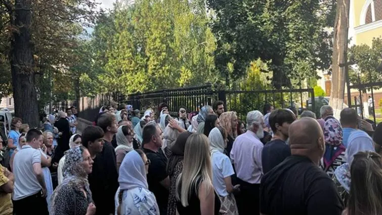 Свято-Духівський собор у Чернівцях: виконавча служба описала майно, але вселити ПЦУ не вдалося