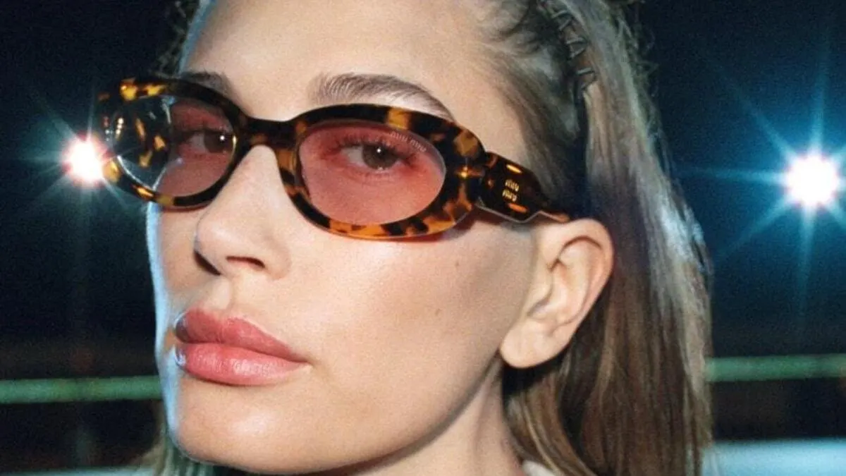 Гейлі Бібер стала обличчям осінньо-зимової кампанії Miu Miu