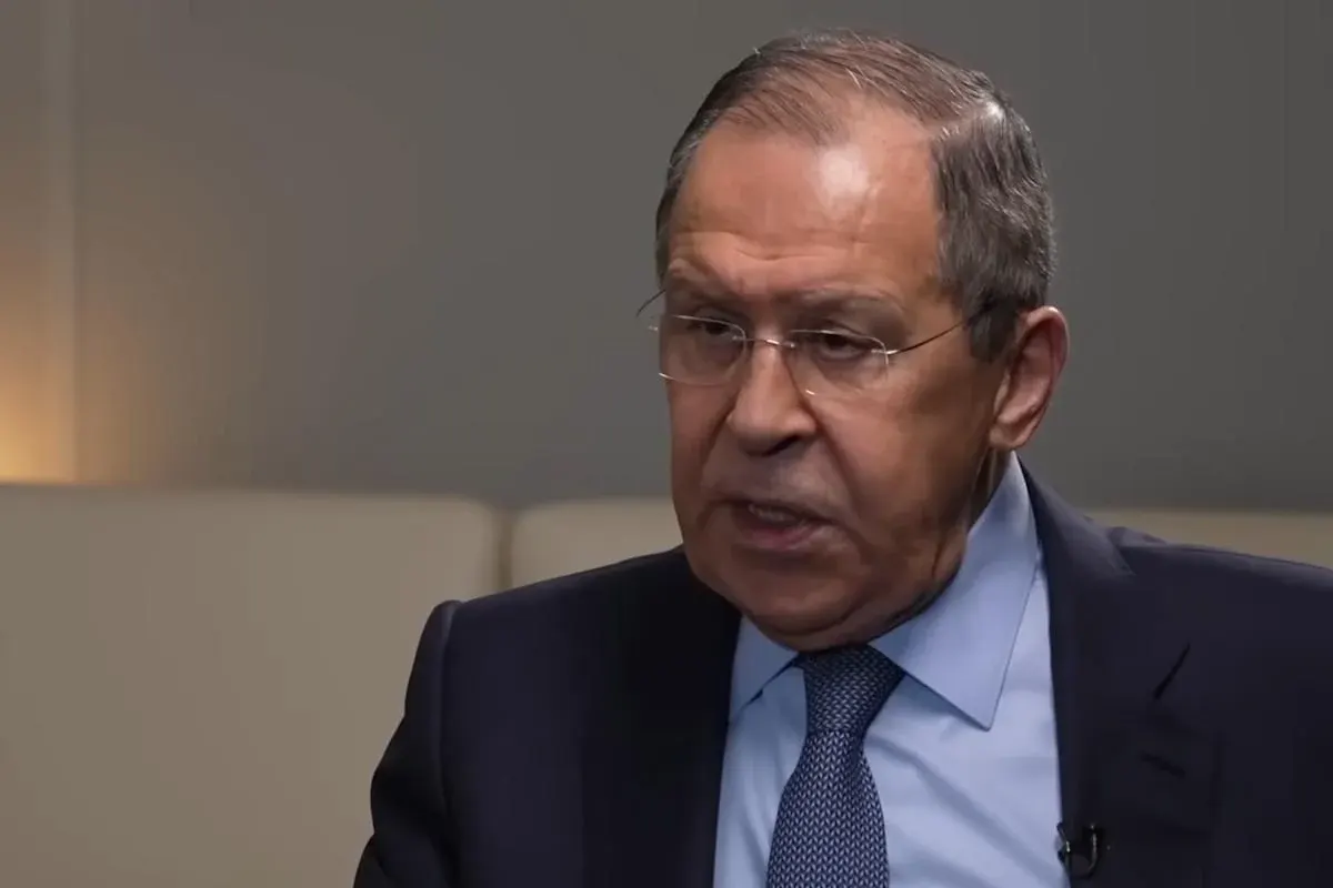 Розслідування пов'язує Лаврова та матір близької до Путіна жінки зі спільними подорожами