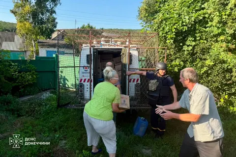 Продукти для 55 родин: як рятувальники допомагають прифронтовій Святогірській громаді